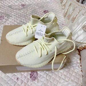 Yeezy 350 NEW Sneakers